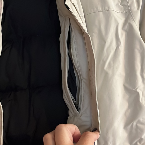 LL Beam - Puffy Winter Coat - color: Cream / Off White W/ Removable Hood - Picture 6 of 9